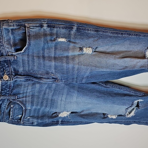 Hollister Size 12 High Rise Mom Jeans - Distressed Style Blue - Picture 2 of 8